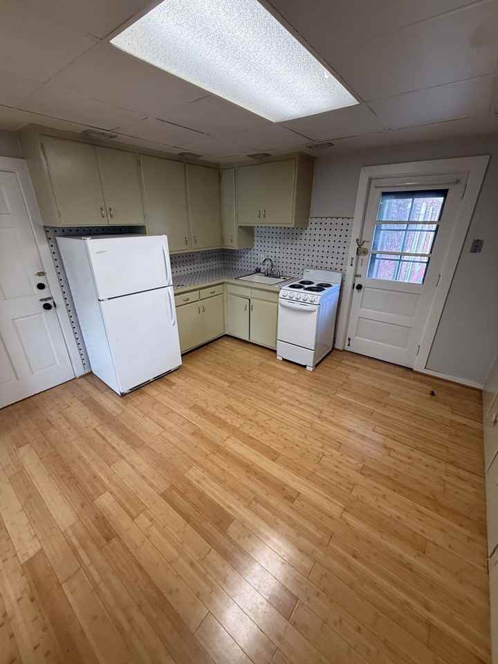 624 N Lime St #2 - Photo 3 of 6