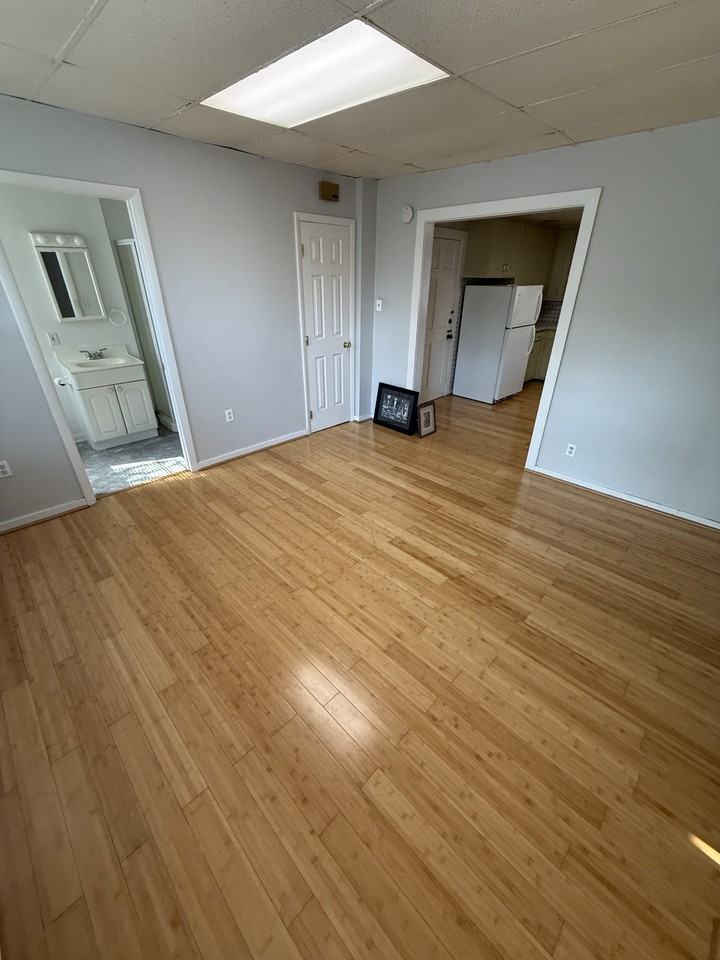 624 N Lime St #2 - Photo 5 of 6