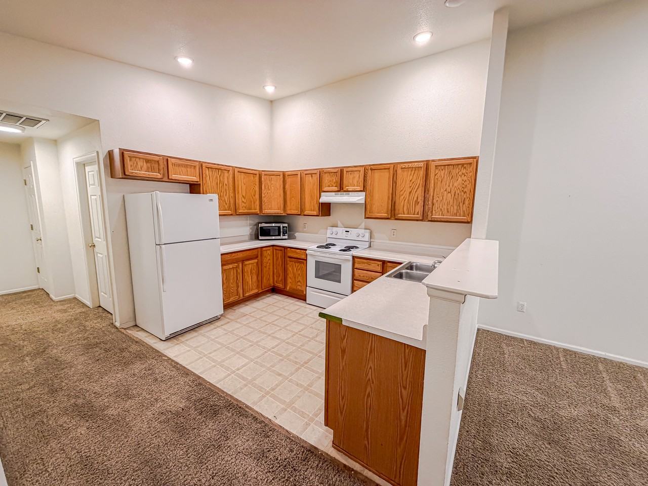 313 Hunters Way #1 - Photo 4 of 13