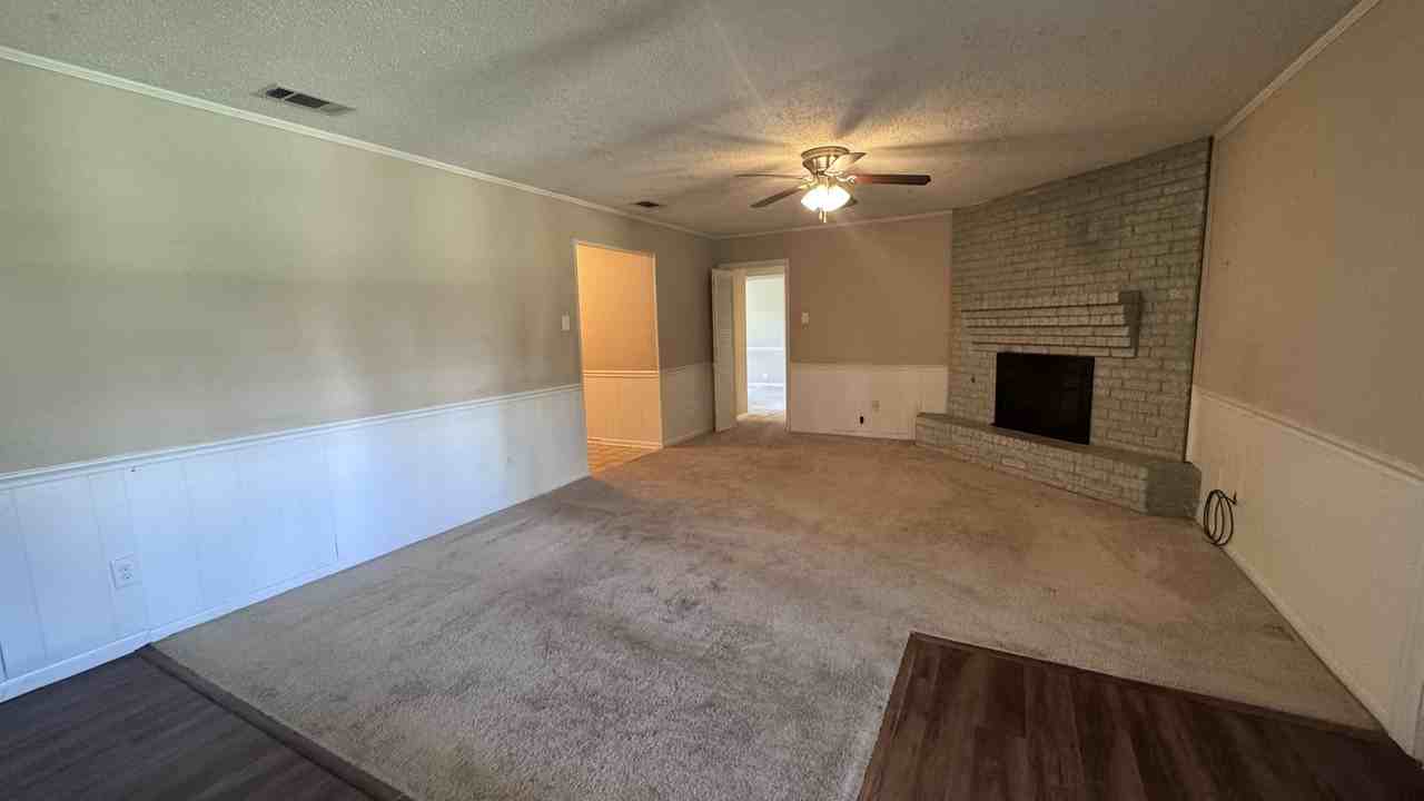 3514 Austin St #1 - Photo 3 of 19