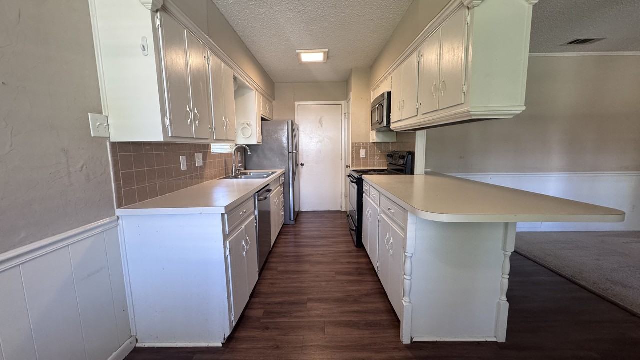 3514 Austin St #1 - Photo 4 of 19