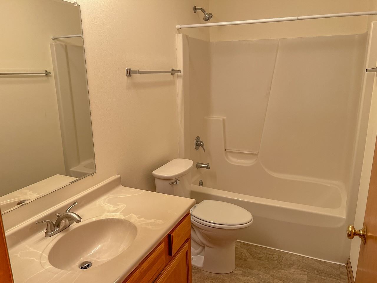1104 Heritage Ct #1 - Photo 6 of 12