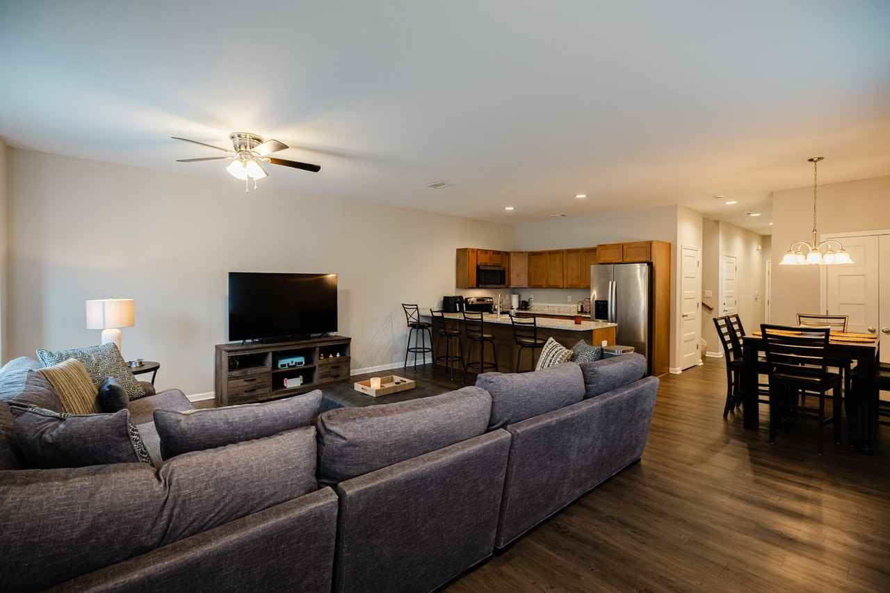 115 Governors Blvd #1 - Photo 2 of 11