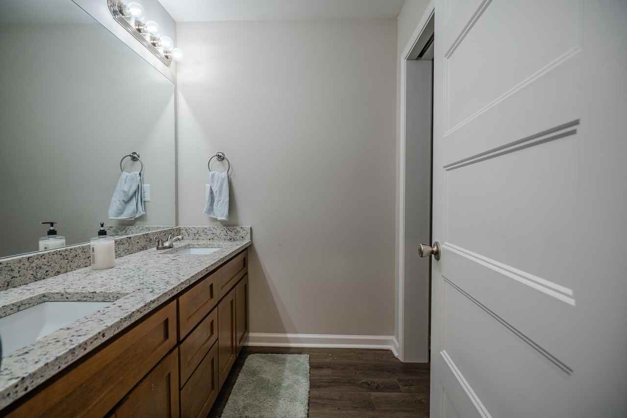 115 Governors Blvd #1 - Photo 6 of 11