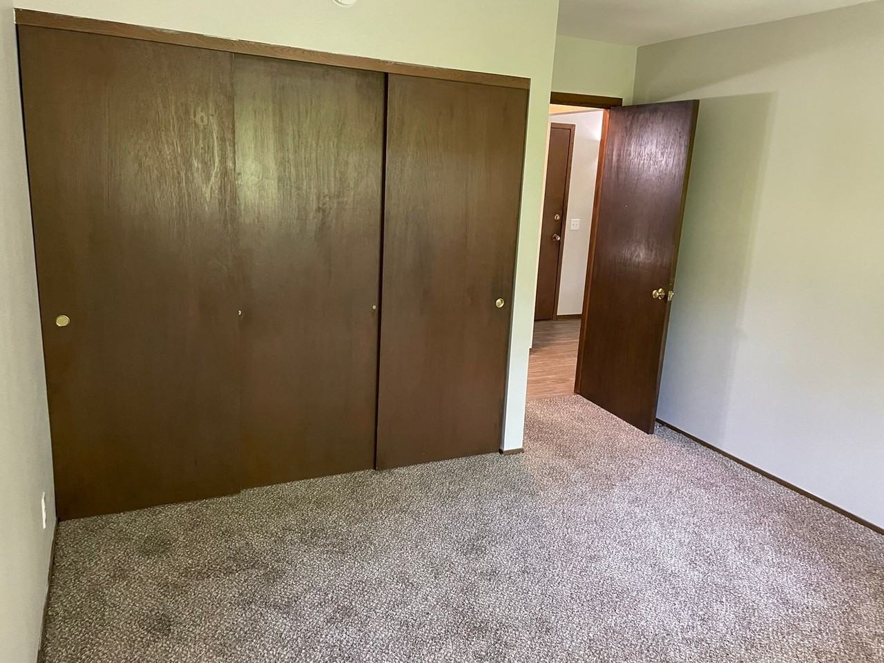 Executive East Apartments - Photo 7 of 15