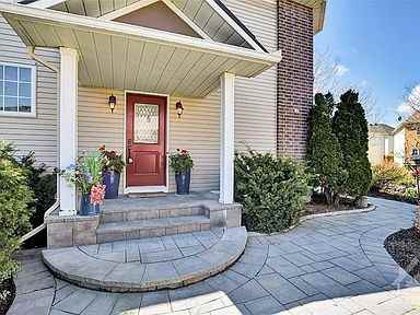 80 Appledale Drive - Photo 3 of 10