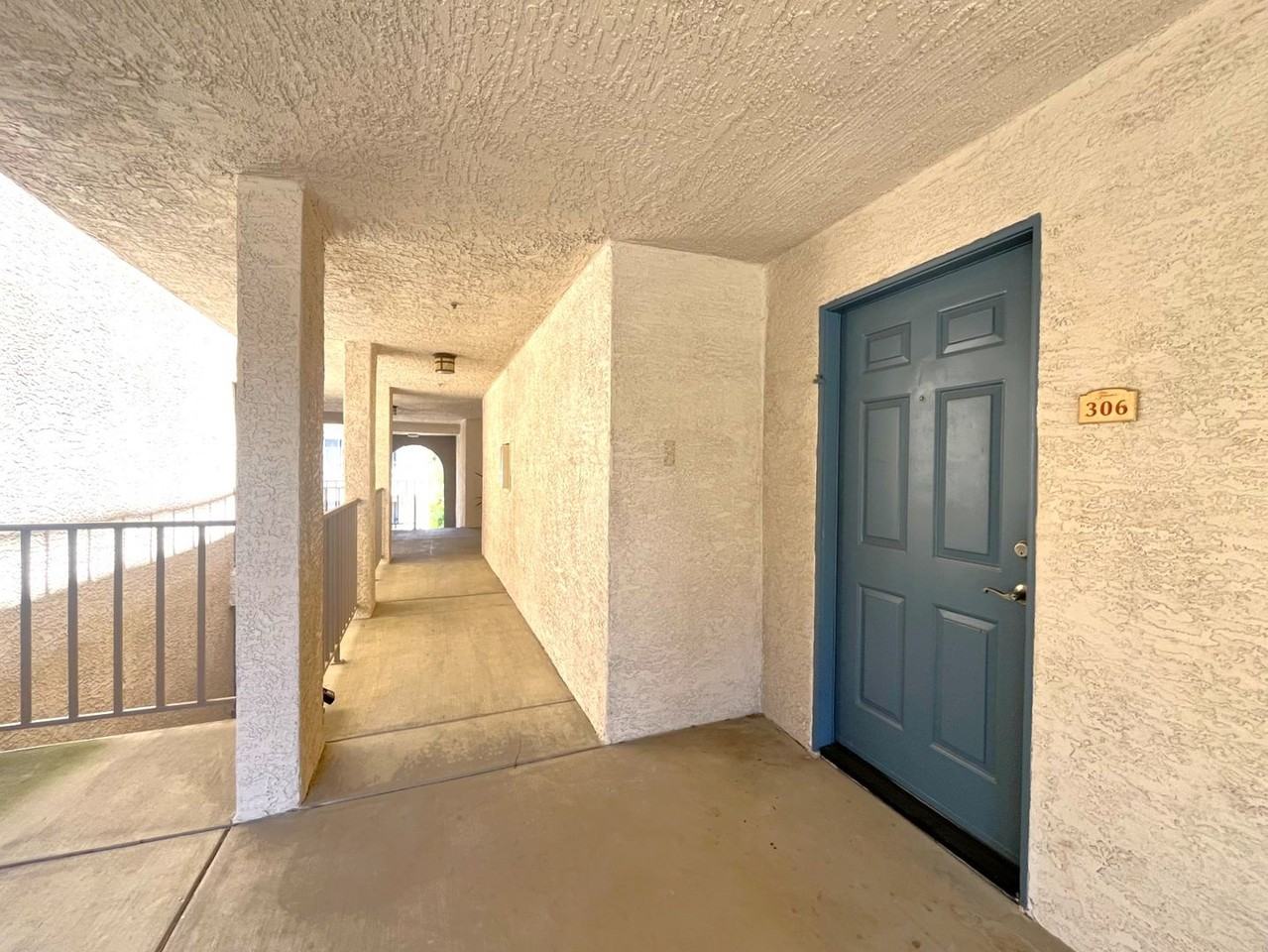 1020 La Terraza Cir - Photo 5 of 40