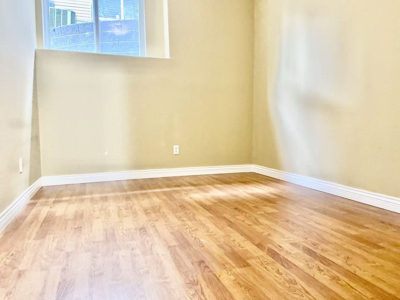 10450 Slatford Street - Photo 2 of 6