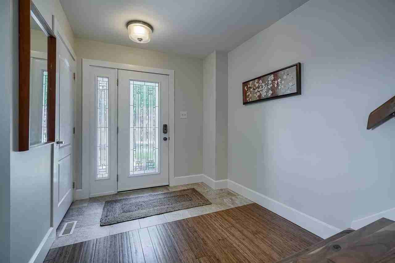 470 Lanark Drive - Photo 3 of 31