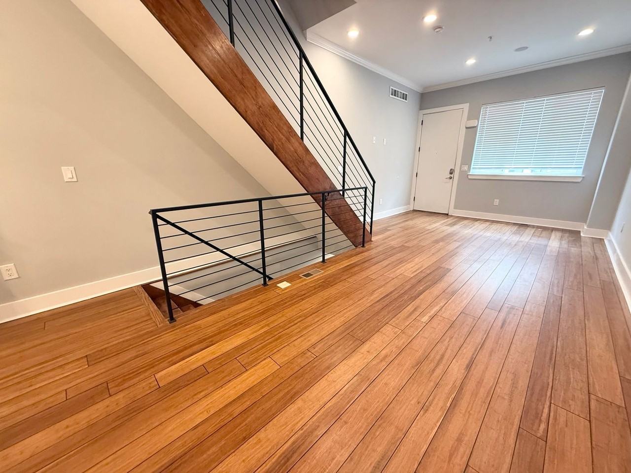 2923 Gerritt St - Photo 5 of 35