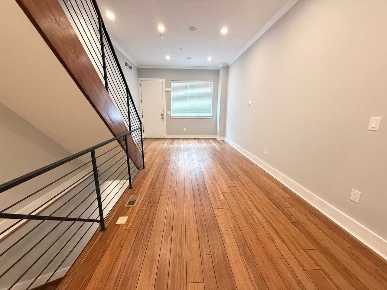 2923 Gerritt St - Photo 6 of 35