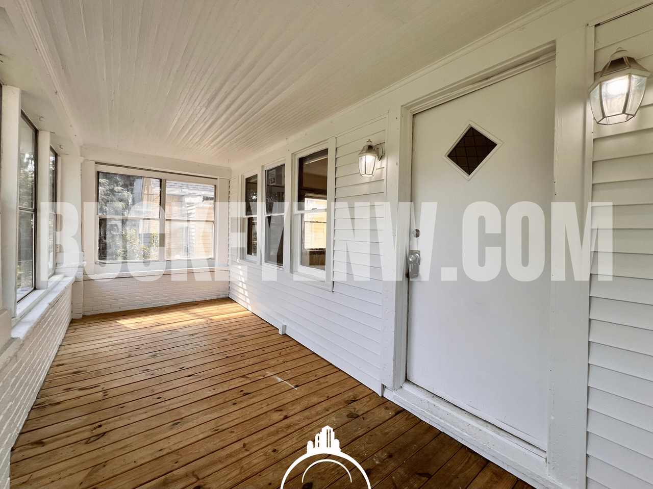 1110 Harding Dr - Photo 2 of 16