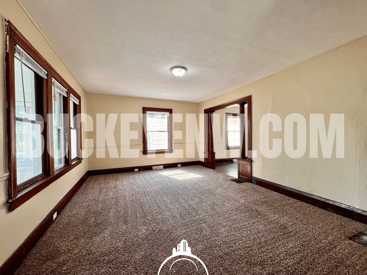 1110 Harding Dr - Photo 3 of 16