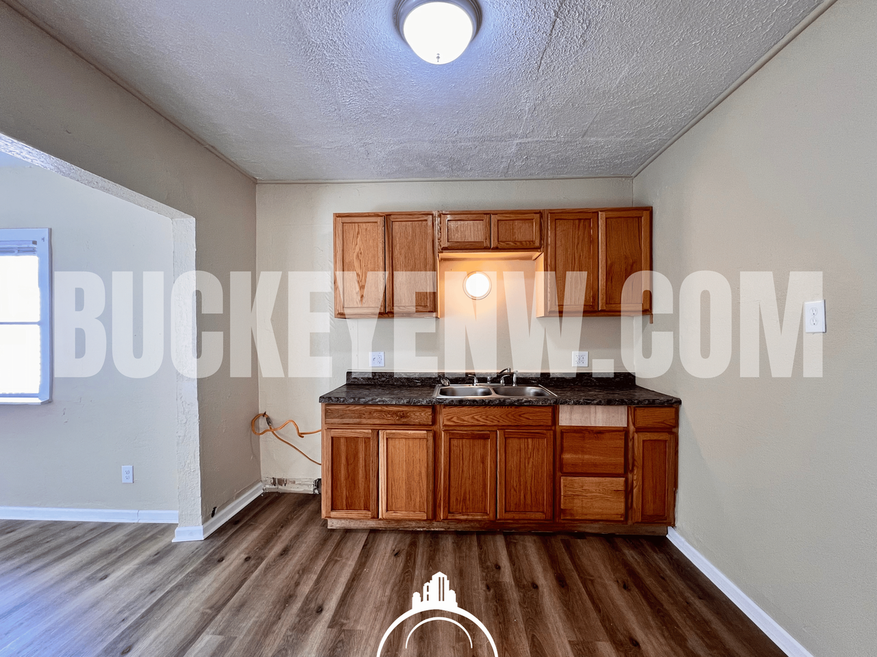 1110 Harding Dr - Photo 5 of 16