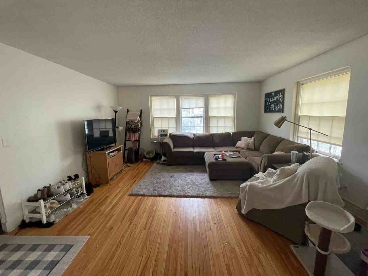 2040 Grand Ave - Photo 2 of 20