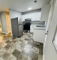 Welcome to Friendship Villas: Spacious Townhome in Winston - Photo 1 of 1