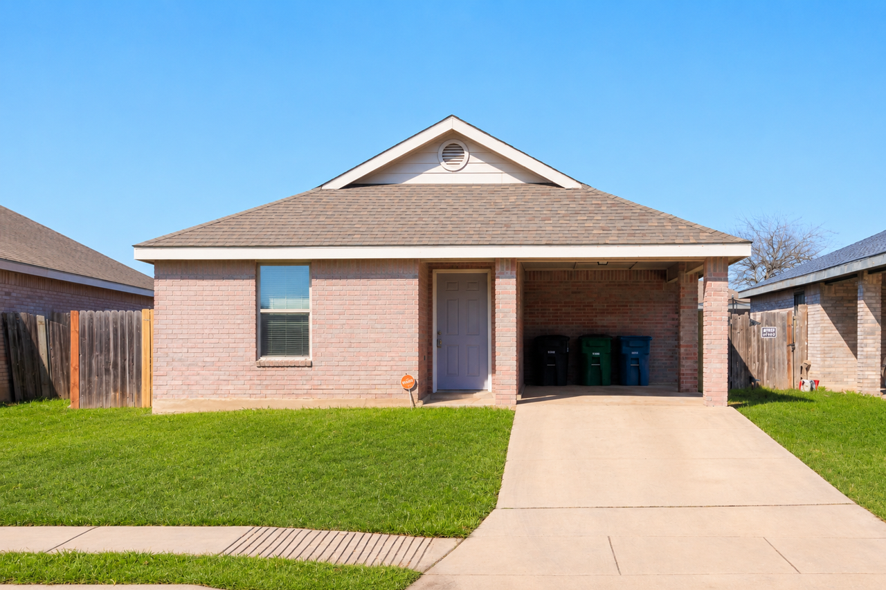 9226 Emerald Port Dr