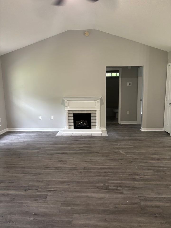 303A Moore Ave - Photo 2 of 13