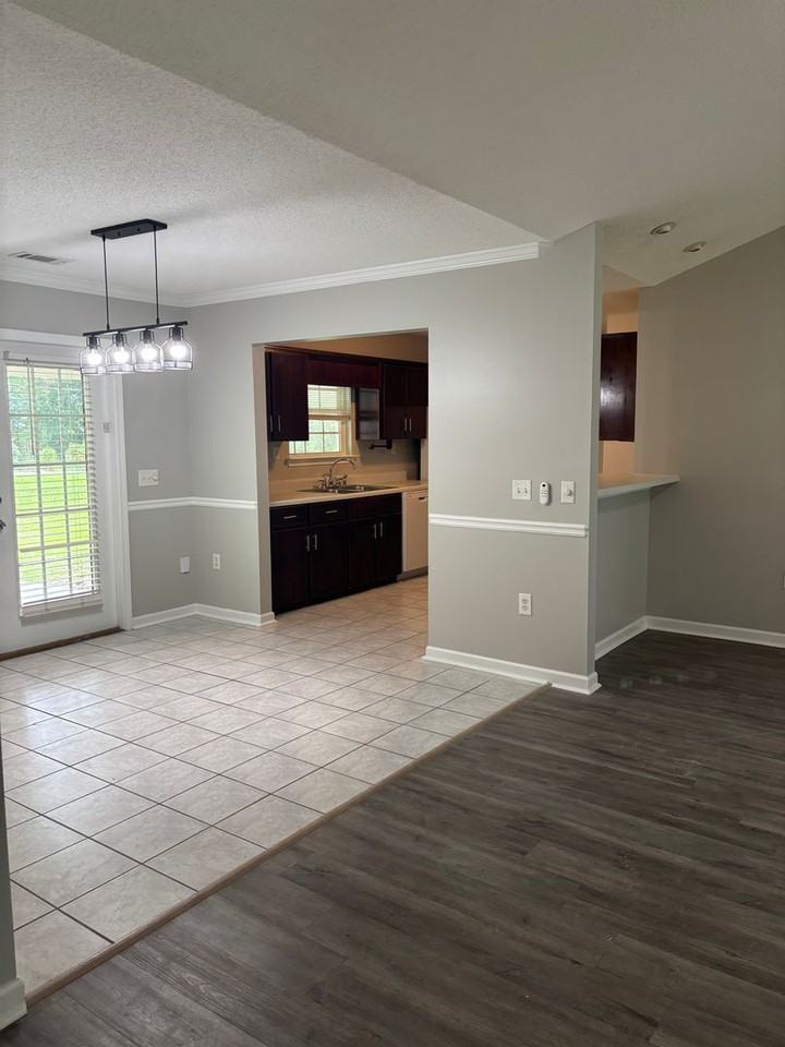 303A Moore Ave - Photo 4 of 13