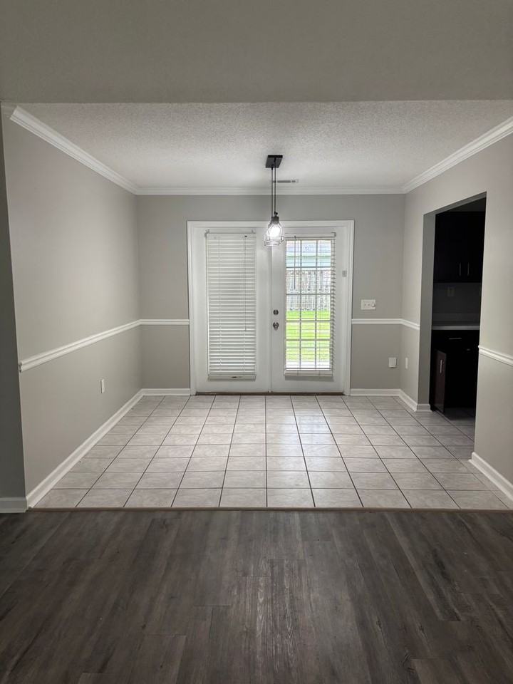 303A Moore Ave - Photo 5 of 13