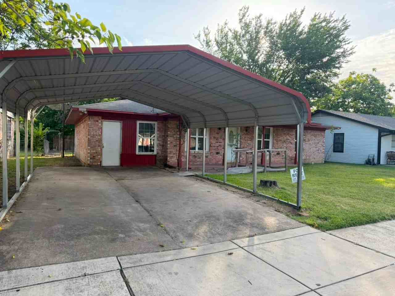 317 Pecan St - Photo 2 of 15