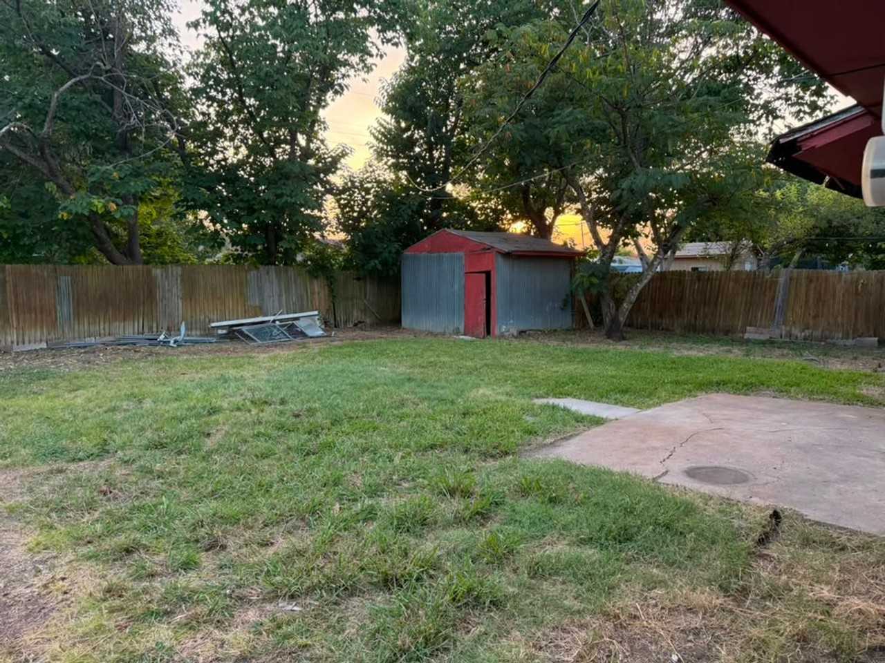 317 Pecan St - Photo 3 of 15