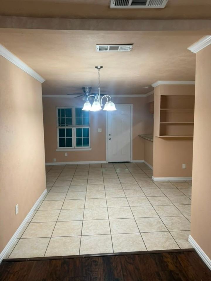 317 Pecan St - Photo 5 of 15