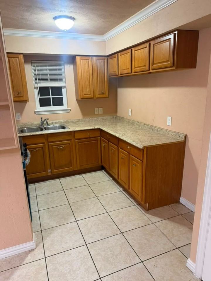 317 Pecan St - Photo 6 of 15