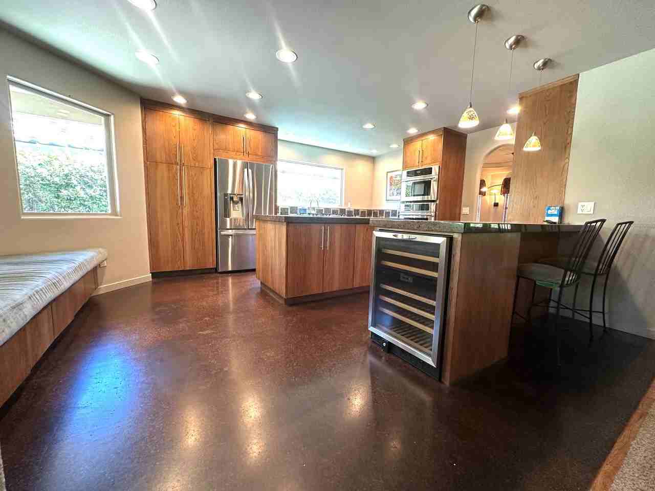 3450 Saralou Dr - Photo 4 of 35