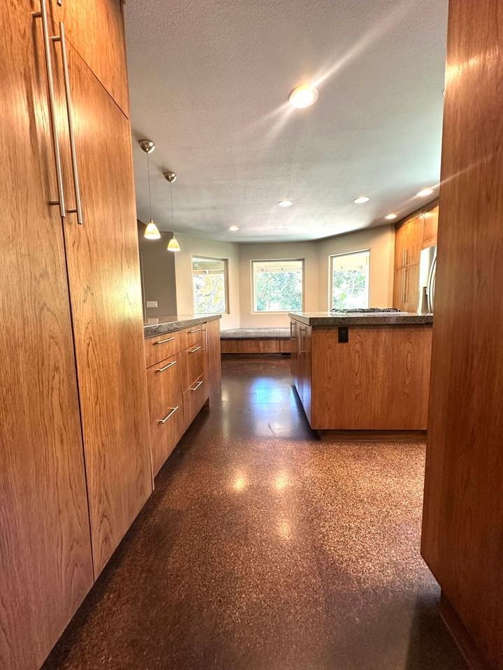 3450 Saralou Dr - Photo 5 of 35