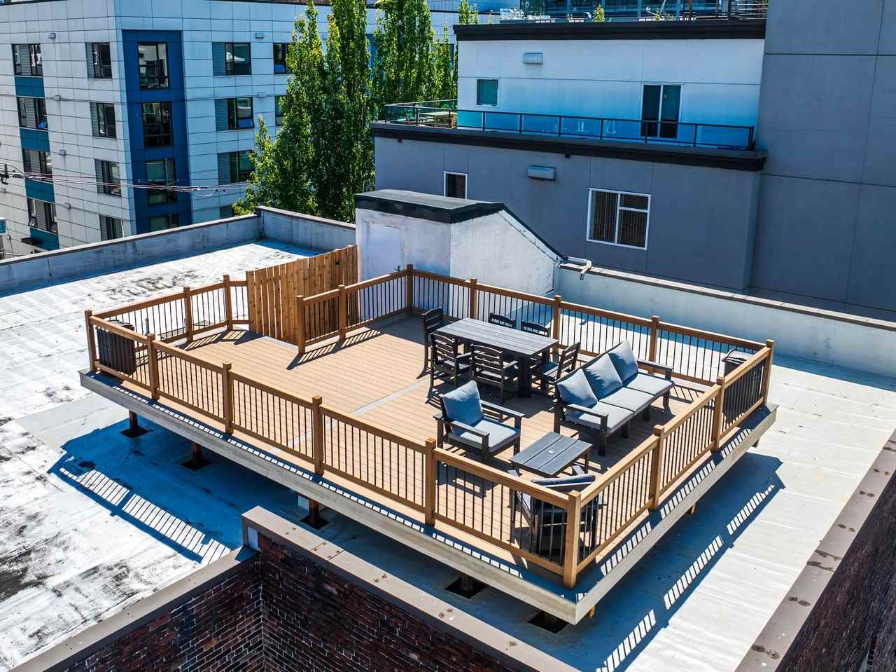 The Carlton Apartments - Photo 3 of 5