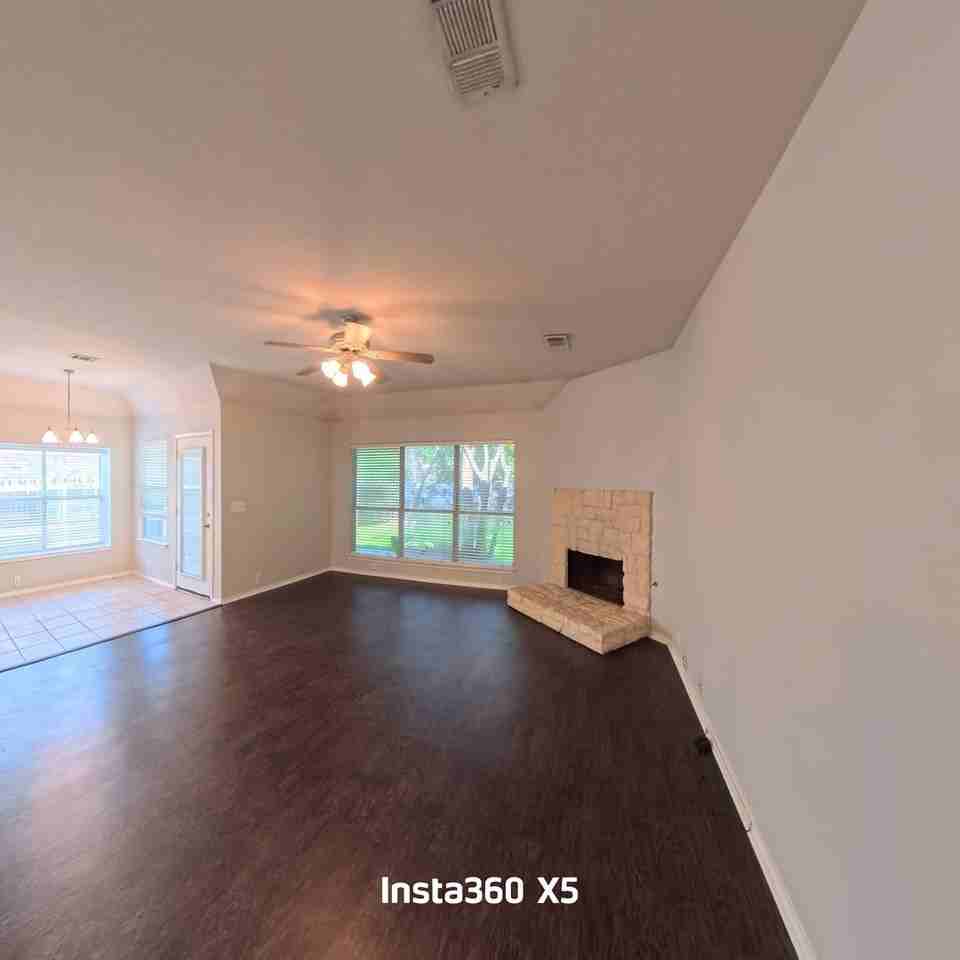 2029 Oak Manor Dr - Photo 2 of 22