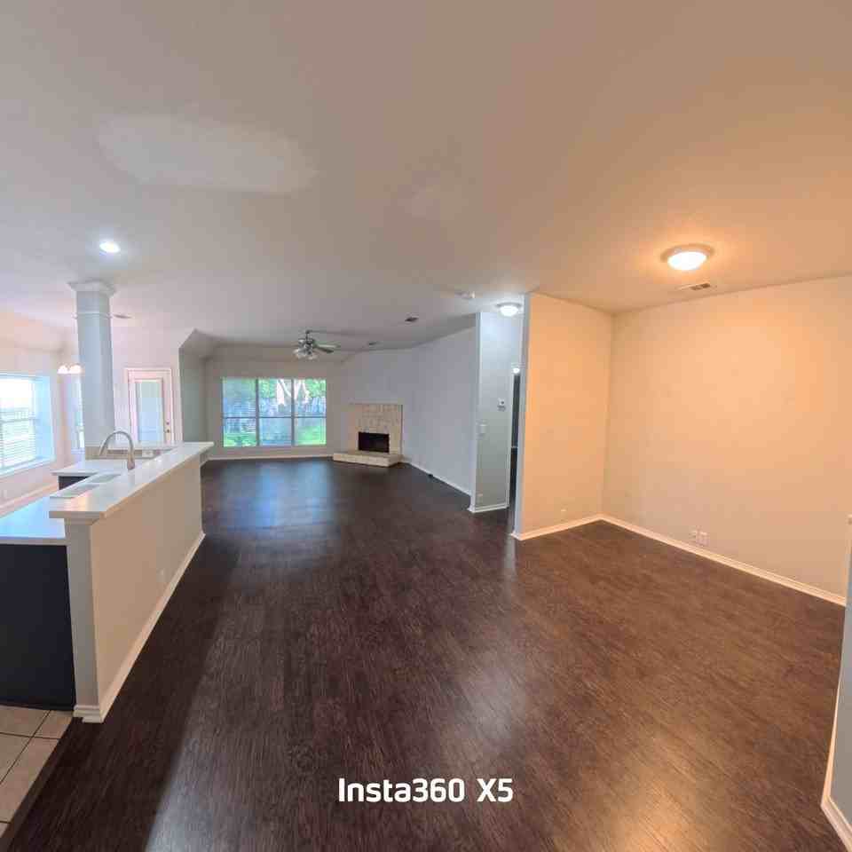 2029 Oak Manor Dr - Photo 3 of 22