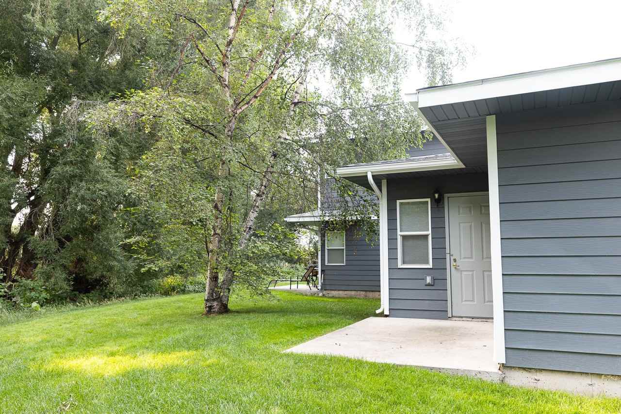 Oak Street Town Homes - Photo 2 of 34