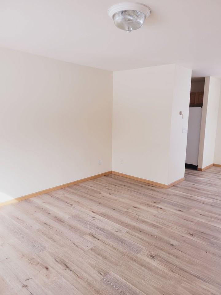Oak Street Town Homes - Photo 3 of 34