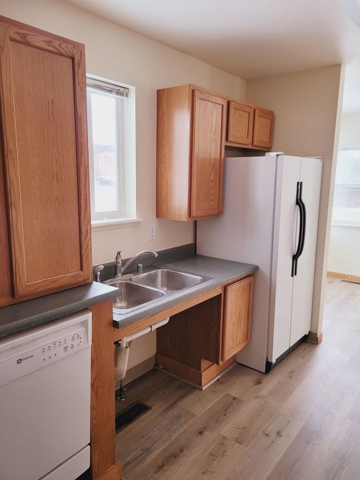 Oak Street Town Homes - Photo 7 of 34