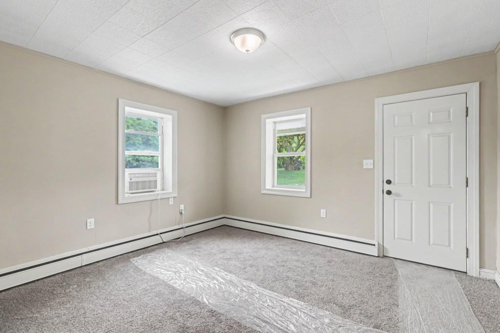 80 2nd St - Photo 4 of 14