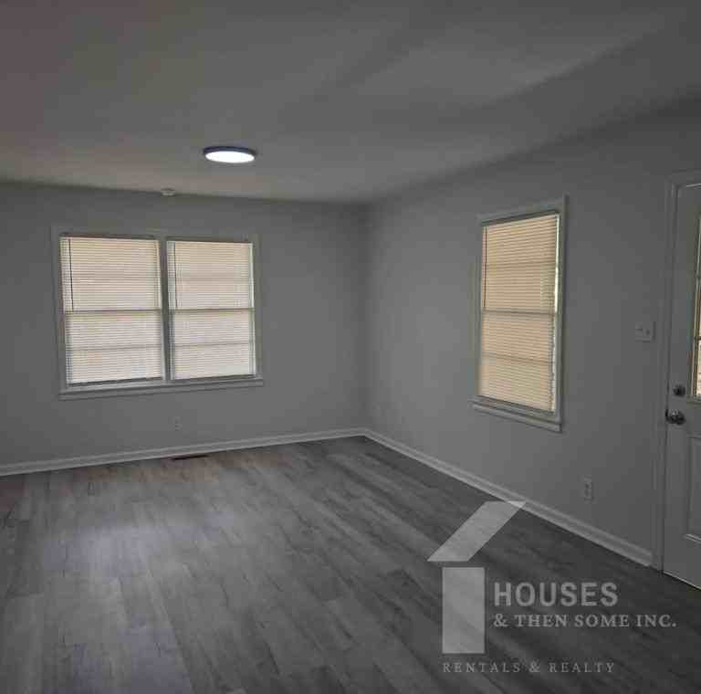 507 Garrett St - Photo 5 of 17