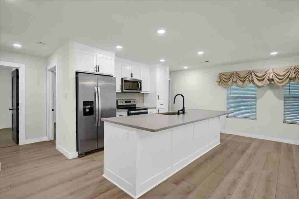 600 N Jordan St - Photo 7 of 21