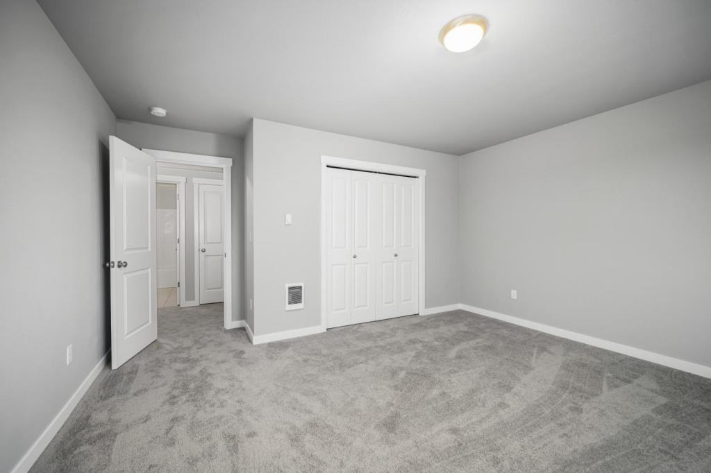 352 Ne Evergreen Ct - Photo 4 of 8