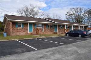 featured image of 404 N Houston Rd