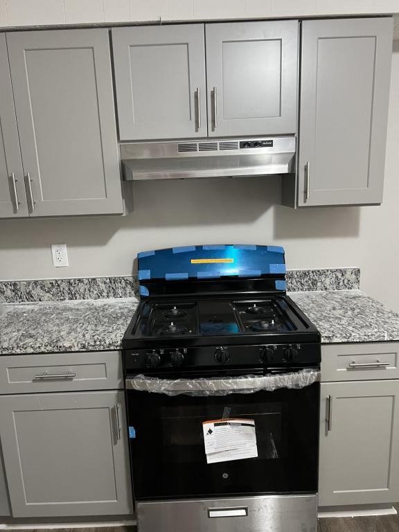 415 N 18th St #419B - Photo 3 of 7