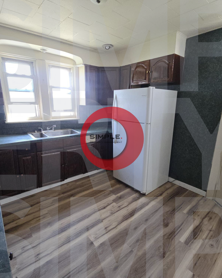 1140 Chestnut St - Photo 2 of 13