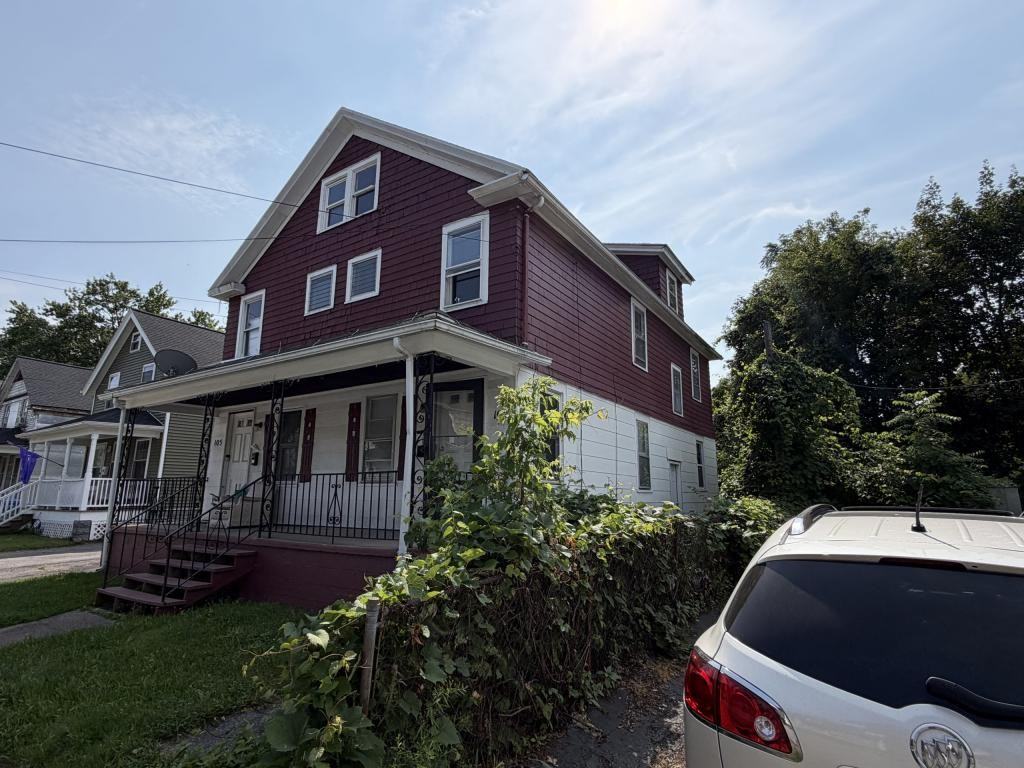107 Sterling St - Photo 2 of 2