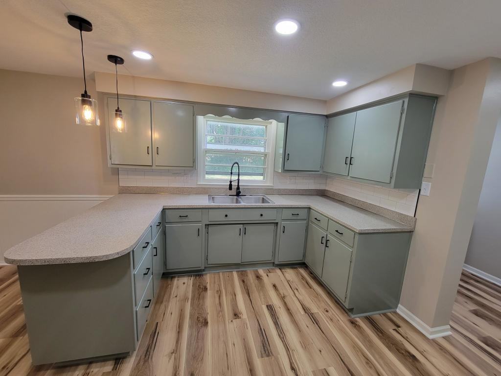 7721 Diane Dr - Photo 5 of 20