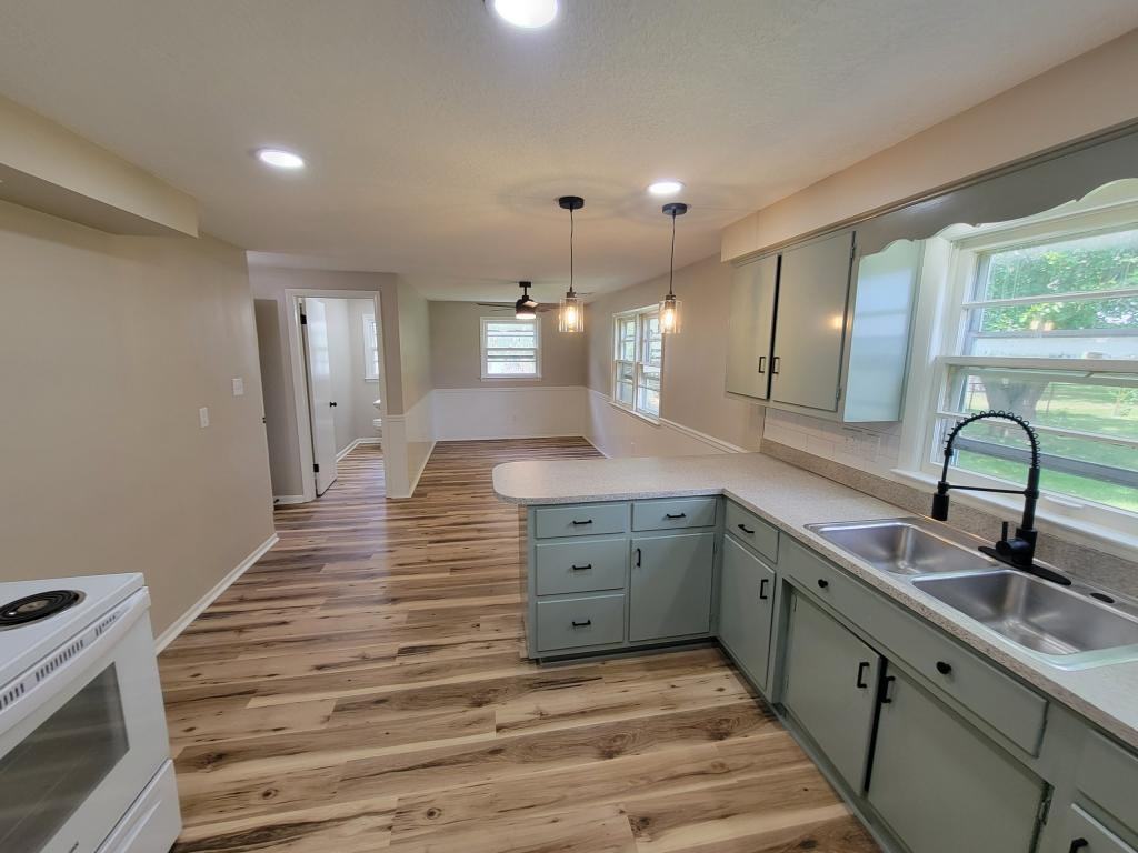 7721 Diane Dr - Photo 6 of 20
