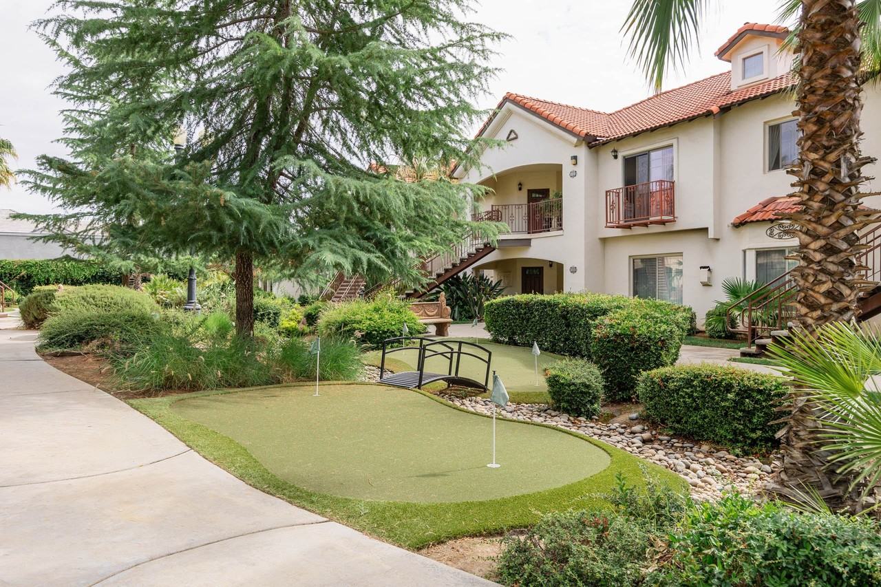 Dominion Courtyard Villas - Photo 3 of 35