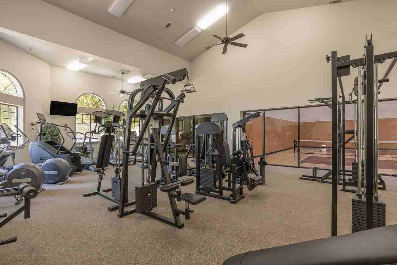 Dominion Courtyard Villas - Photo 7 of 35