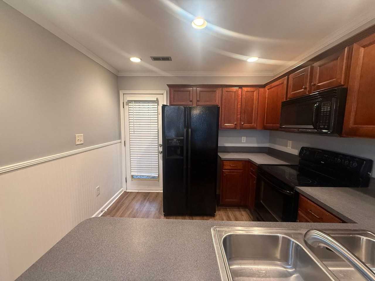 1458 Harpers Inlet Dr - Photo 3 of 17