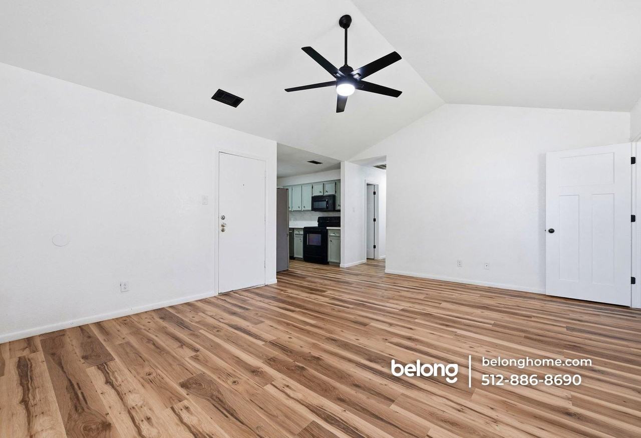 3103 Honeysuckle Cir #B - Photo 5 of 27